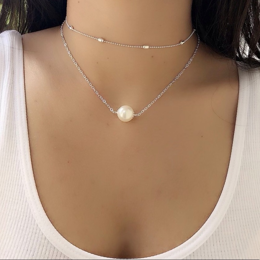 🛍NEW⚡️ Silver Pearl Layered Choker - Picture 5 of 8